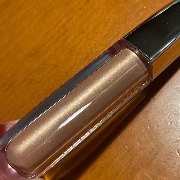 Marc Jacobs Glow Away Dewy Coconut Face Luminizer - Picture 8 of 14